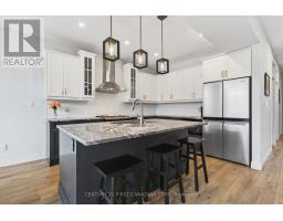 31 LINDSAY CRESCENT - 13