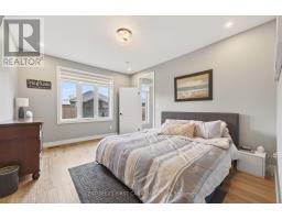 31 LINDSAY CRESCENT - 19