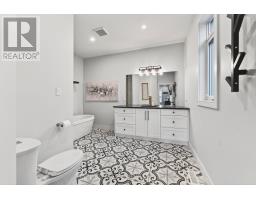 31 LINDSAY CRESCENT - 21