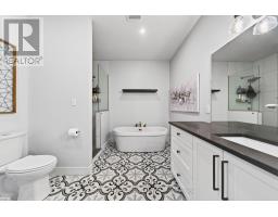 31 LINDSAY CRESCENT - 22