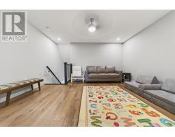 31 LINDSAY CRESCENT - 25