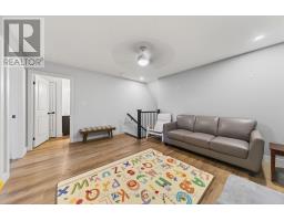 31 LINDSAY CRESCENT - 26