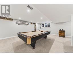 31 LINDSAY CRESCENT - 33