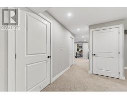 31 LINDSAY CRESCENT - 38