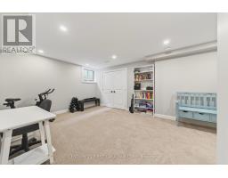 31 LINDSAY CRESCENT - 39