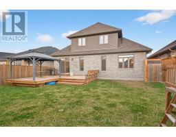 31 LINDSAY CRESCENT - 41