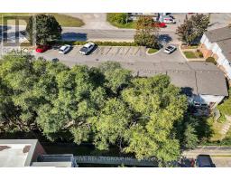 10 - 215 COMMISSIONERS ROAD W - 32