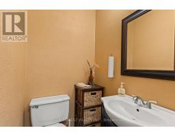 96 - 51 SHOLTO DRIVE - 19