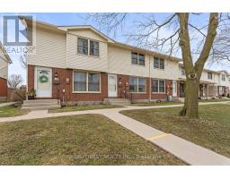 96 - 51 SHOLTO DRIVE - 2