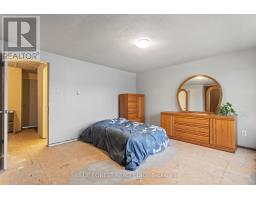 96 - 51 SHOLTO DRIVE - 22