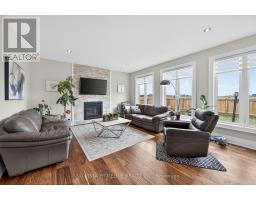 2217 DAUNCEY CRESCENT N - 12