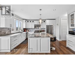 2217 DAUNCEY CRESCENT N - 16