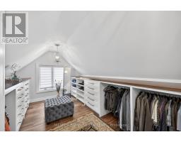 2217 DAUNCEY CRESCENT N - 32