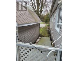 35 - 9839 LAKESHORE ROAD - 24