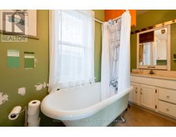 24 HIAWATHA STREET - 18