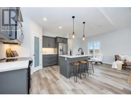 9 POSTMA CRESCENT - 12