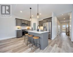 9 POSTMA CRESCENT - 13