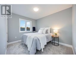 9 POSTMA CRESCENT - 16