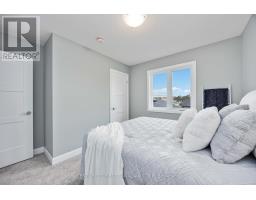 9 POSTMA CRESCENT - 17