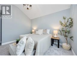 9 POSTMA CRESCENT - 21