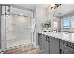 9 POSTMA CRESCENT - 22