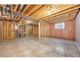 9 POSTMA CRESCENT - 28