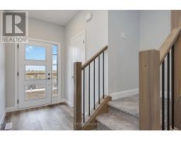 9 POSTMA CRESCENT - 3