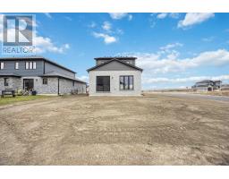 9 POSTMA CRESCENT - 30