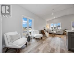 9 POSTMA CRESCENT - 6