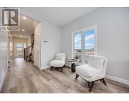 9 POSTMA CRESCENT - 7