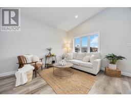 9 POSTMA CRESCENT - 8