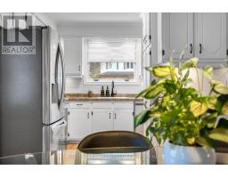 350 HIGHVIEW CRESCENT - 21
