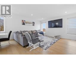 25 ALEXANDER CIRCLE - 10