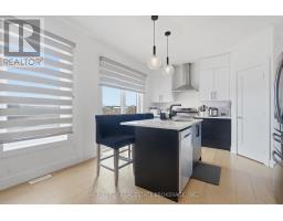 25 ALEXANDER CIRCLE - 14