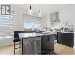 25 ALEXANDER CIRCLE - 15