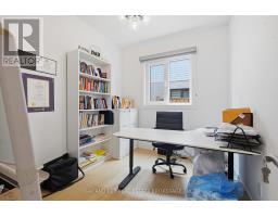 25 ALEXANDER CIRCLE - 18