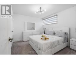 25 ALEXANDER CIRCLE - 30