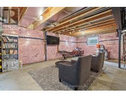 25 ALEXANDER CIRCLE - 34