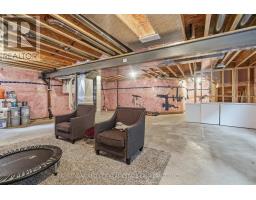 25 ALEXANDER CIRCLE - 35