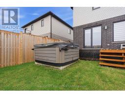 25 ALEXANDER CIRCLE - 40