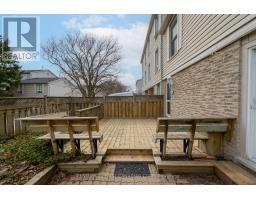 327 EVERGLADE CRESCENT - 4