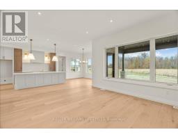 126 FRASER CRESCENT - 23