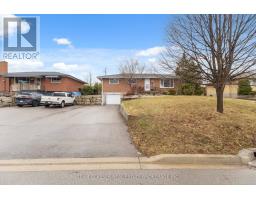 362 CHIPPENDALE CRESCENT - 4