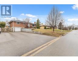 362 CHIPPENDALE CRESCENT - 5