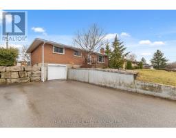 362 CHIPPENDALE CRESCENT - 6