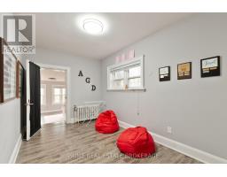 290 HURON STREET - 17