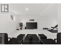 14 WELLINGTON AVENUE - 30