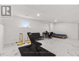 14 WELLINGTON AVENUE - 33