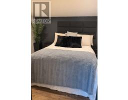 10 FIFTH AVENUE - 10