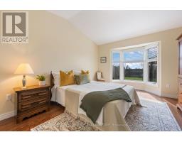 21 - 19 SOMERSET DRIVE - 20